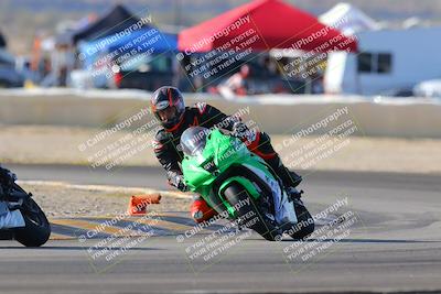 media/Dec-18-2022-SoCal Trackdays (Sun) [[8099a50955]]/Turn 2 (950am)/